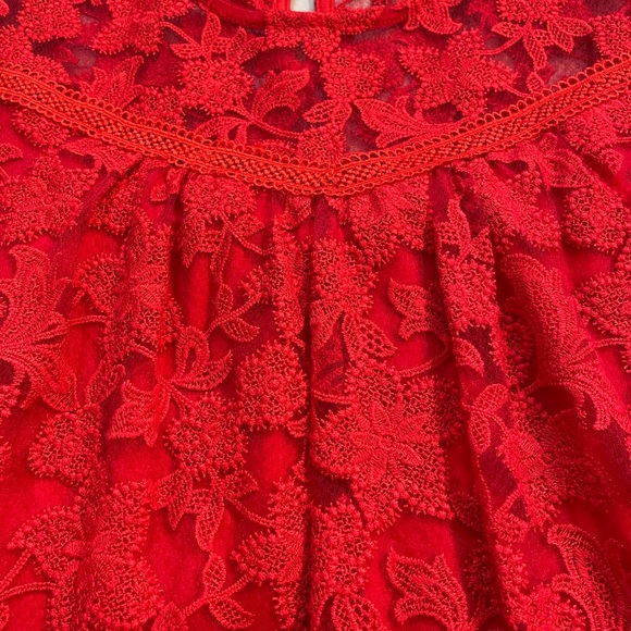 Willow and Clay Women’s Red Lace Intricate Floral S/S Lined Top-Sz XS-Quick - Picture 13 of 15